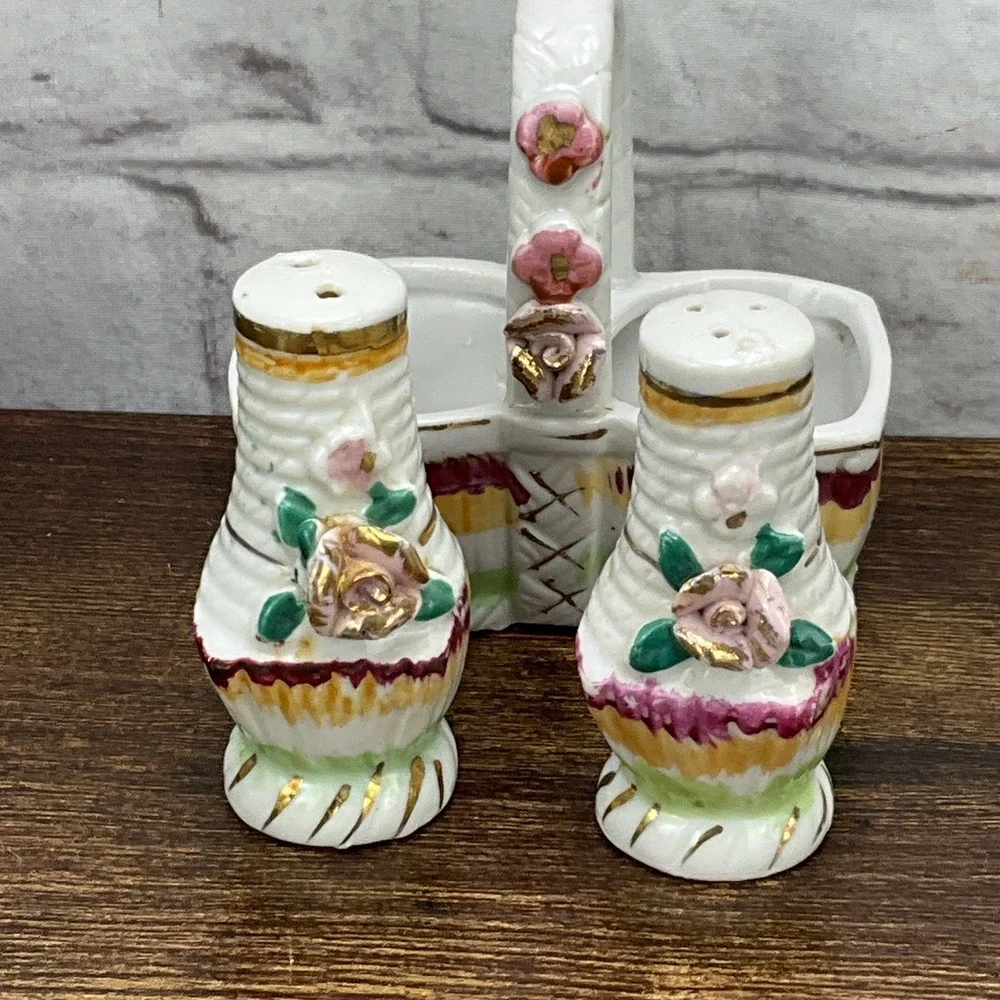 Salt & Pepper Shaker Basket Pink & Gold FLowers‎ / Vintage Japan 1950's Ceramic